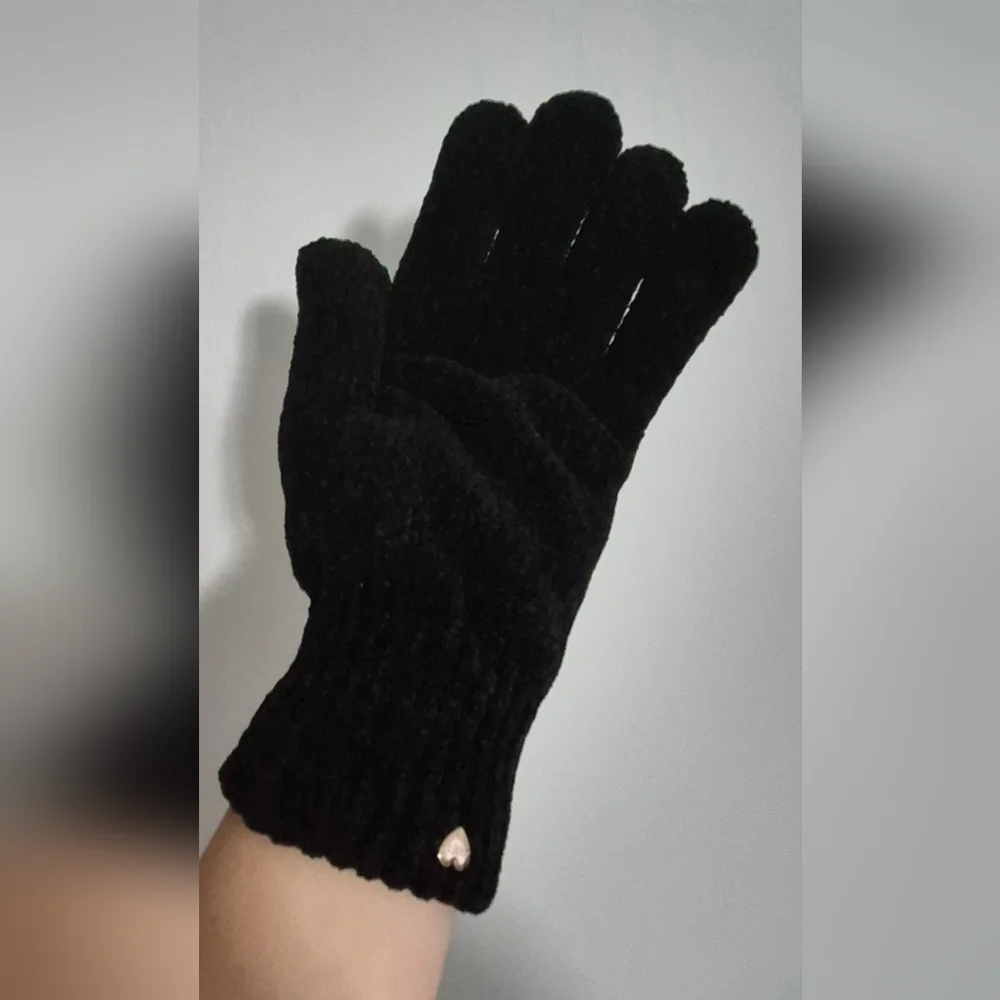 Juicy Couture Black Knit Soft Gloves With Gold Heart Charm One Size
